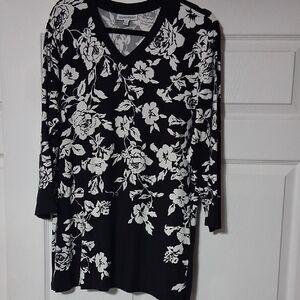 NorthStyle Black and White Floral Long Sleeve Top